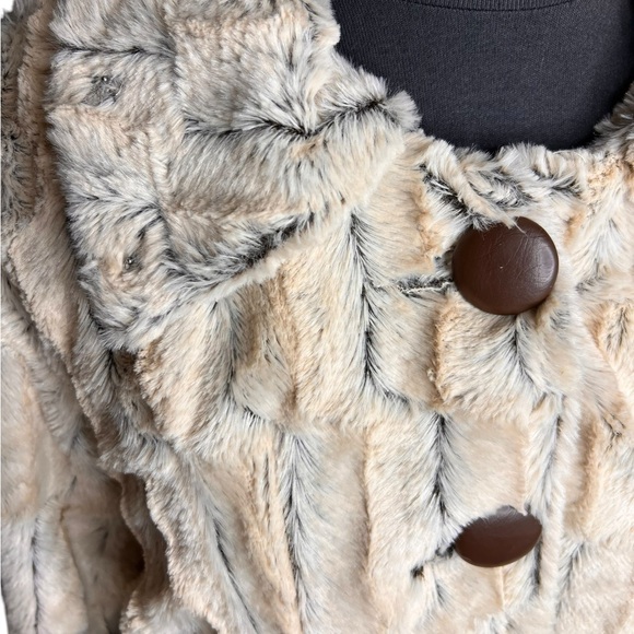 Yoki Jacket Womens Large Cream Faux Rabbit Fur Long Sleeve Button Up SOFT!!! - Picture 7 of 14